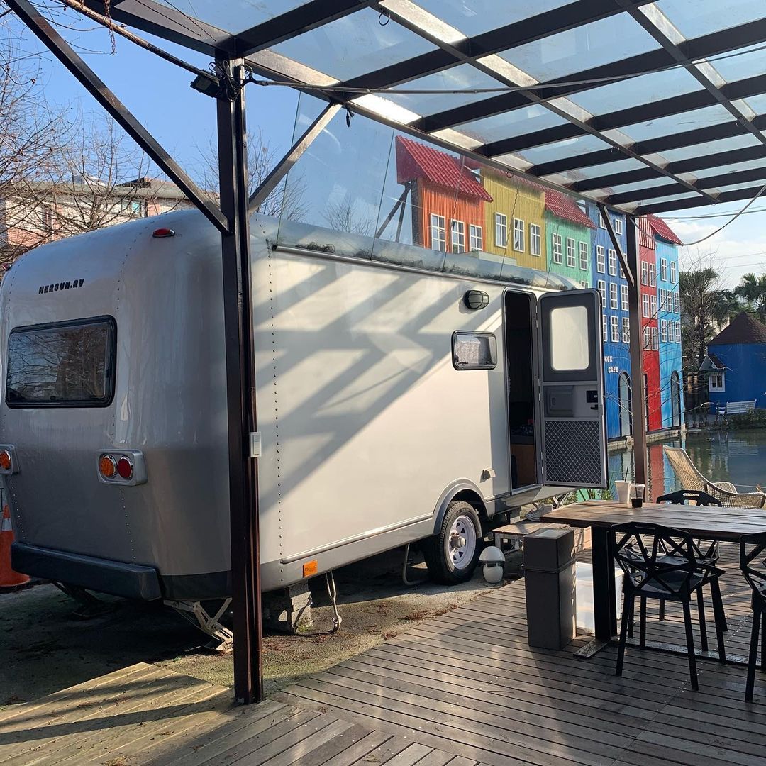 自然捲北歐風格旅店