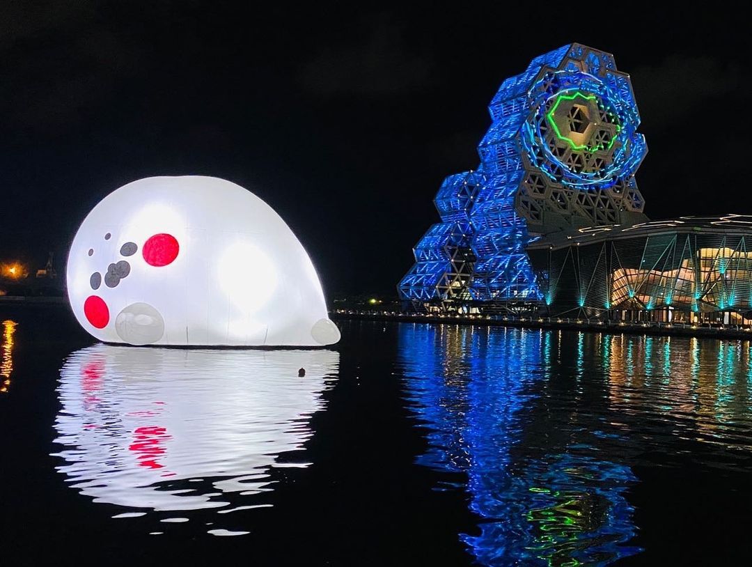 高雄光榮碼頭,高雄流行音樂中心,高雄景點,高雄旅遊,愛河,無所事事小海豹,台灣文博會