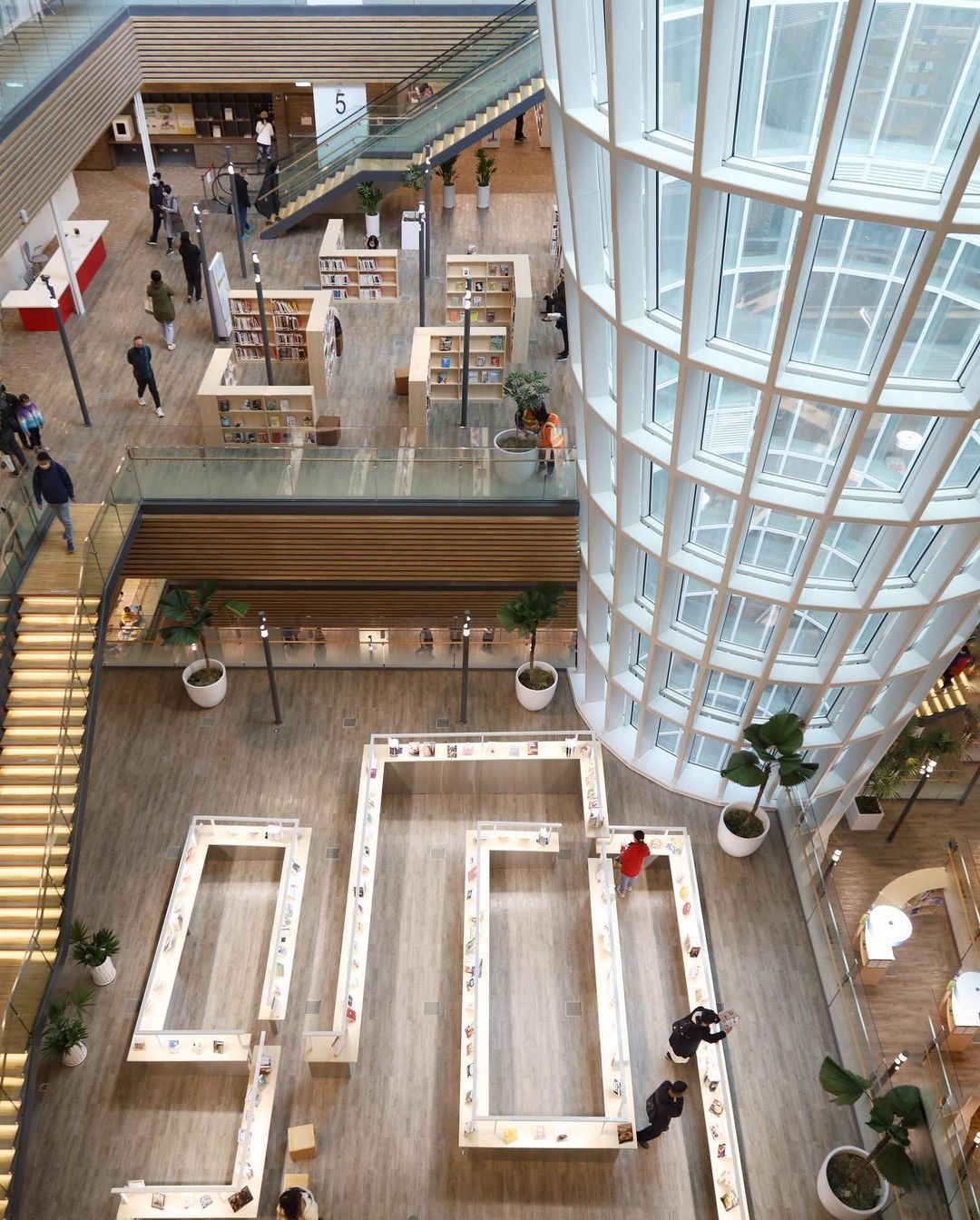 桃園景點,桃園,桃園旅遊,桃園景點推薦,桃園市立圖書館新總館,桃園圖書館,桃園新總館,蔦屋書店TSUTAYA BOOKSTORE,桃園蔦屋書店